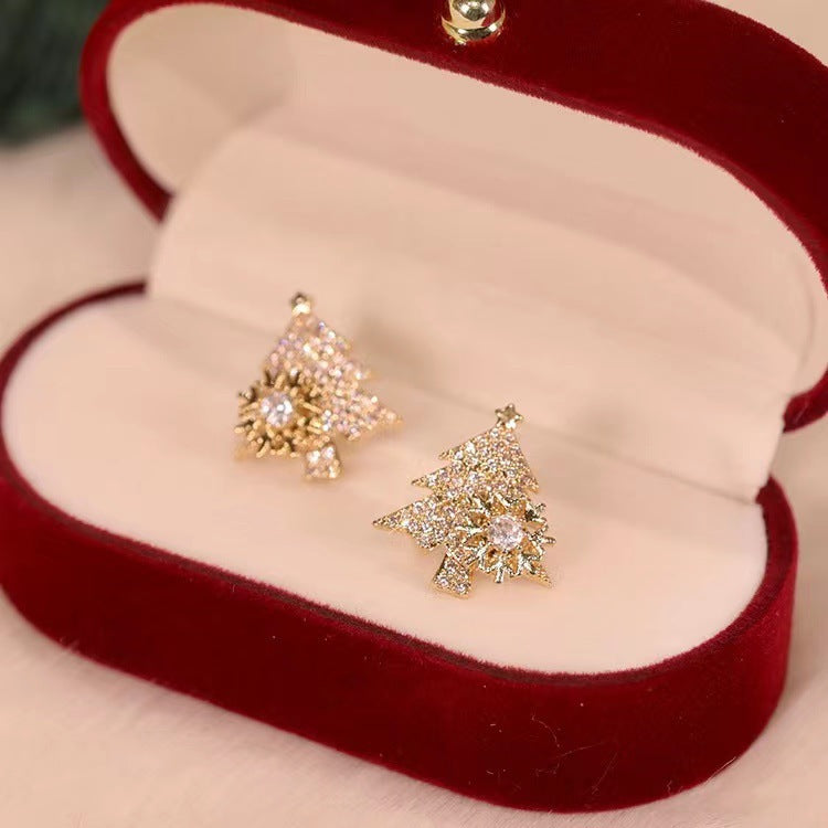Festive Sparkle – Christmas Tree Earrings