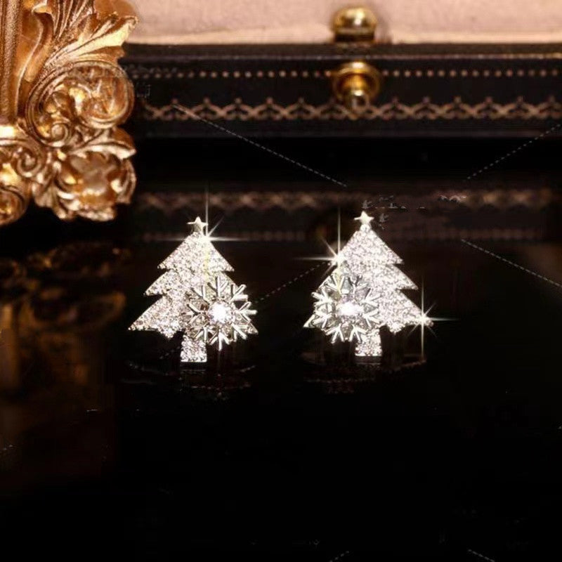 Festive Sparkle – Christmas Tree Earrings